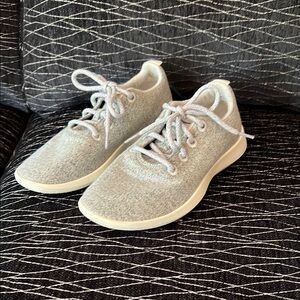 Gray Wool Allbird lightweight shoes.